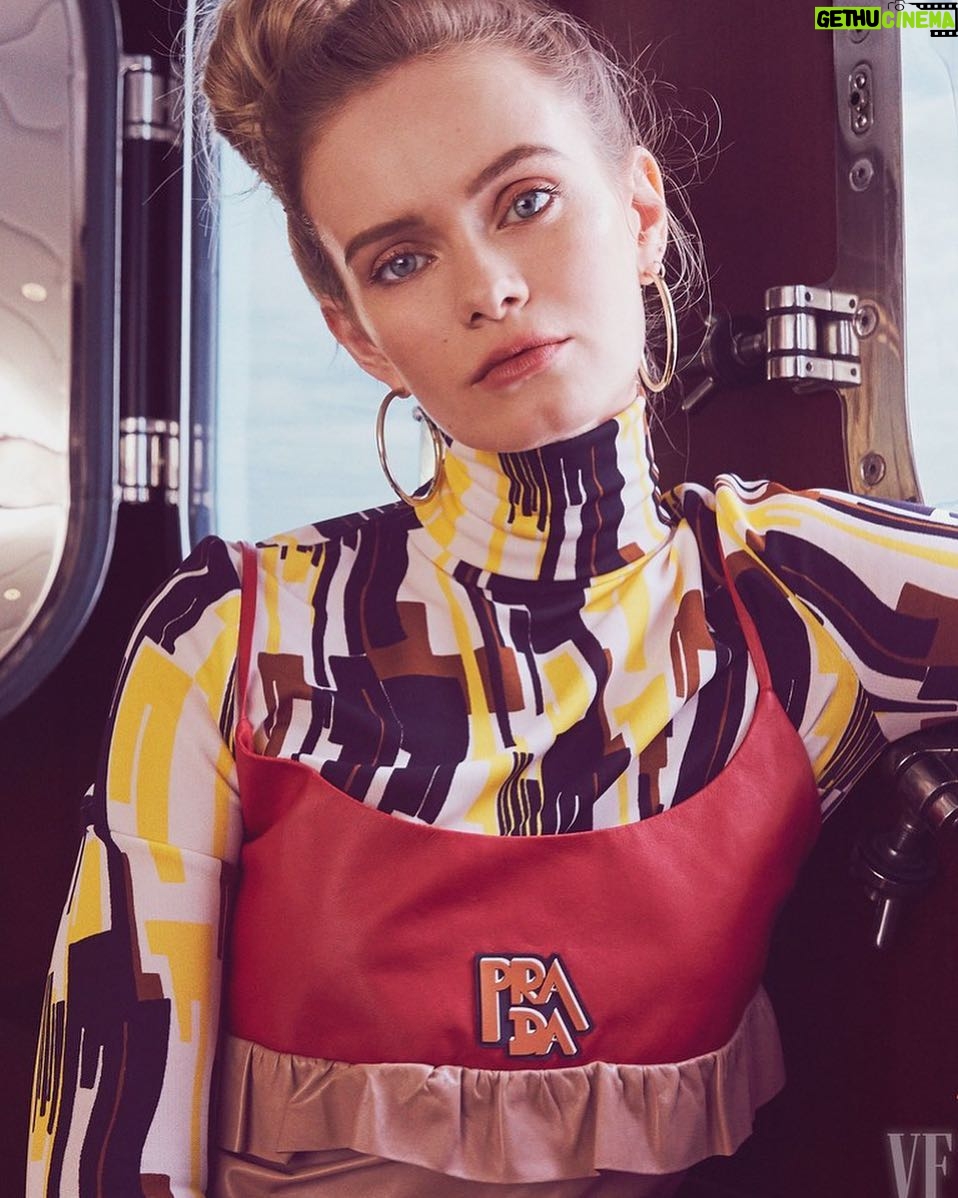 Sara Paxton - 4.8K Likes - What a dream come true! I’m in the Vanity Fair December issue talking about The Frontrunner! On stands now and link to the article in the bio. 💛 Huge thank you to @kristasmith @vanityfair @alyx34 @morganpesante and of course @jasonreitman @frontrunnermovie