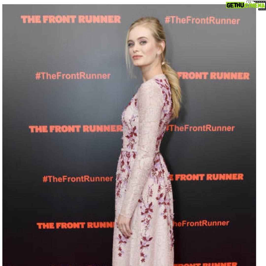 Sara Paxton - 4.9K Likes - @frontrunnermovie premier! Wearing @giambattistavalliparis @ireneneuwirth jewels 👠@giuseppezanotti styled by @itsamandalim @alyx34 💄💇🏼♀️ @ktmell @seijinyc 👛 @judithleiberny