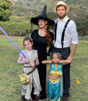 Sara Rue Instagram - Can you guess our theme? 🎃 #happyhalloween 🎃