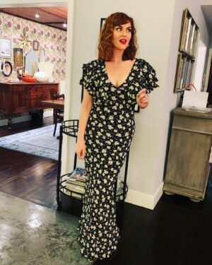 Sara Rue Instagram - Got ready for carpool early today.