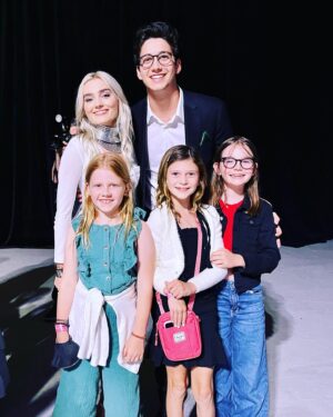 Sara Rue Instagram - This lady threw on her comfiest  mom jumper and took her daughter and two buddies to @disneyzombies - Let me tell you. It was kinda my favorite premier ever. Seriously. Getting to see it all through these girls eyes was really special. The kids in the movie (I'm so old) were all so gracious and let the girls full on stalk them for many 📸. And a special bonus for me was getting to hug my pal  @camrynmanheim and watch her be a proud mamma w @milomanheim 💚 She is #momgoals truly! Congratulations #milomanheim @megdonnelly and the entire cast of #zombies3 - It airs this Friday on @disneyplus 🧟‍♂️🧟‍♀️ Thank you @nicolaparish #memoriesforever #zombies3 #disney