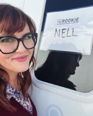 Sara Rue Instagram - The thing about @nathanfillion is... he's the best. When he called me in 2018 and asked if I would guest on his new show I never thought I would still get to be popping in 6 years later! What a gift! @therookieabc - Season 6, Episode 9 aired this week and is up on #Hulu now. Thank you @alexihawley and Nathan for having me... And cheers to SEASON 7! Congratulations @alydiaz @ebwinter and the rest of the talented cast and crew!! ❤️🔥❤️