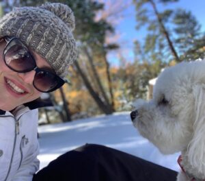 Sara Rue Instagram - Just a lady and her dog in the snow. 🌈🙏🏻❤️ We got to escape to the mountains! 🏔🥰🎉