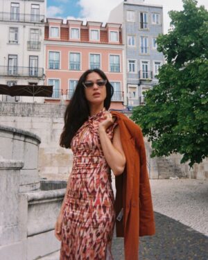 Sara Salgado Instagram - Me and my @furla sunglasses are ready for our best summer yet ☀️
#FurlaSunseekers #FurlaItalianMoments