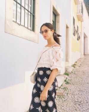 Sara Salgado Instagram - Me and my @furla sunglasses are ready for our best summer yet ☀️
#FurlaSunseekers #FurlaItalianMoments