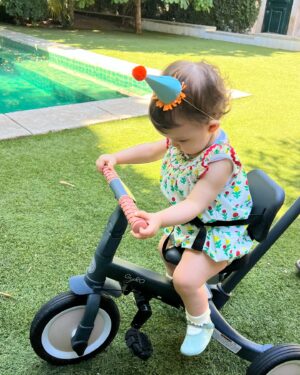 Sara Salgado Instagram - 15.06.2024 
One year full of love 🤍
Happy birthday to our perfect baby Vera!
Time flies and we love you more everyday gordinha ✨
.
.
“ You blink and they are 8. Then 28. And then they are parents, resembling the you you once were. So take it in. Let them climb into bed with you any hour of the night. Sing that song they requested for the tenth time. Hold them a little tighter when all they want is to hug on you. Feel the small body against your own. Maybe in rasing children you loose your mind a little bit. But boy do you find your soul....”
.
.
Thank you @pontocaramenlo for the amazing cake and catering 🎂
@caramelaparties for the Animal Parade decoration 🎈