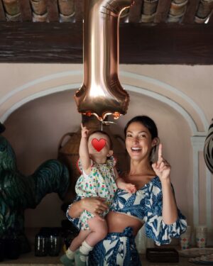 Sara Salgado Instagram - 15.06.2024 
One year full of love 🤍
Happy birthday to our perfect baby Vera!
Time flies and we love you more everyday gordinha ✨
.
.
“ You blink and they are 8. Then 28. And then they are parents, resembling the you you once were. So take it in. Let them climb into bed with you any hour of the night. Sing that song they requested for the tenth time. Hold them a little tighter when all they want is to hug on you. Feel the small body against your own. Maybe in rasing children you loose your mind a little bit. But boy do you find your soul....”
.
.
Thank you @pontocaramenlo for the amazing cake and catering 🎂
@caramelaparties for the Animal Parade decoration 🎈