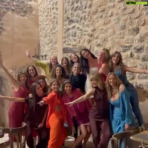 Sara Salgado - 3 Likes - Mallorca with the best - Part III ♥️💃🏻🥂
Good energy attracts good people⚡️
Thank you all my friends that made this trip unforgettable ♥️ #ladespedida #nadatemam