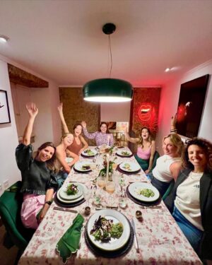Sara Salgado Instagram - My friends are better than yours 💃🏻🫶🏼🥂
#preparingforroundtwo