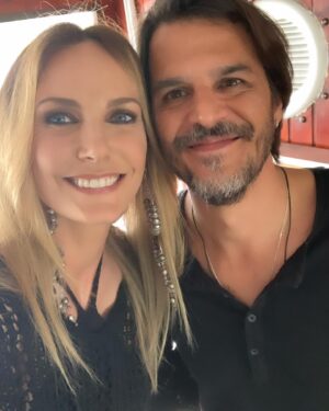 Sara Zanier Instagram - • siamo alla terza puntata, stasera, tra poco, ore 21 su @raiuno_hd_official con LEA-I NOSTRI FIGLI 🤟🏼🎸
Fatemi sapere cosa ne pensate 😉 • 
#emma #rai #fiction #serietv #ciak