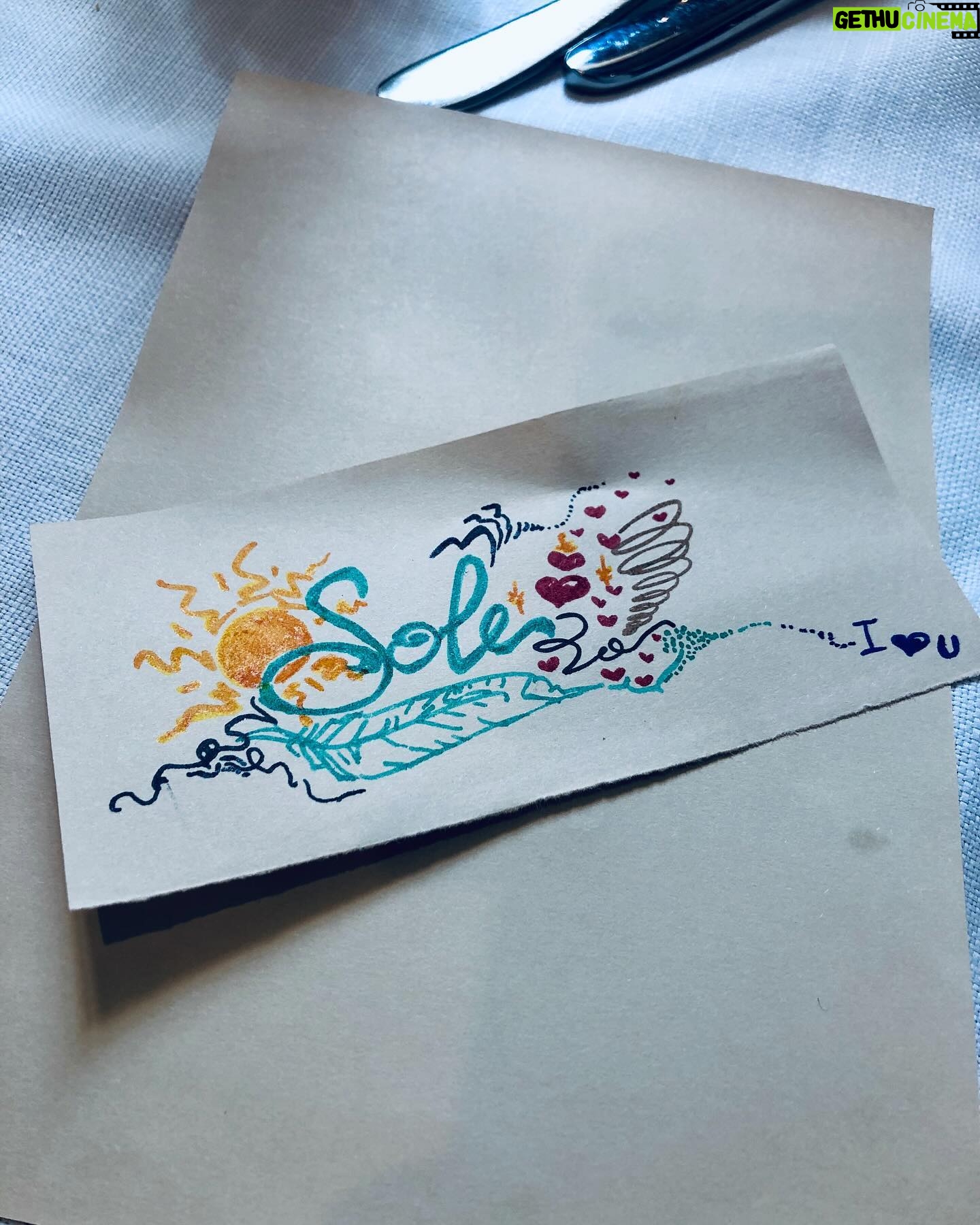 Sara Zanier - 1.7K Likes - • il porto sicuro.
Il faro nella notte. Il filo rosso che non si spezza mai. Portatrici sane di sorrisi, forza, sfide e paure. L’amore incondizionato e inarrivabile. Auguri mamme, in qualsiasi forma❤️•
#festedellamamma