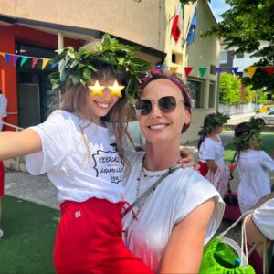 Sara Zanier Instagram - •• ieri hai concluso 5 anni di elementari…io non sto piangendo, mi è solo entrata una trave nell’occhio!!•• 
#mylittleSun #❤️ #🥹