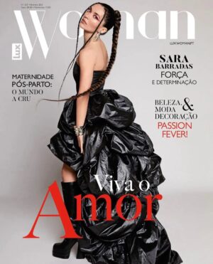 Sara Barradas Instagram - Cá está ela! E já está à venda!

Diverti-me muito a fazer esta capa, esta produção. Foi a primeira que fiz, do género, na vida. E há sempre uma primeira vez na vida para tudo! 😊

A equipa foi extraordinária e dizia que parecia que eu fazia isto desde sempre... 😅 Que queridos! Que bom!

São eles:
Fotografia @pedrosacadura assistido por @rodrigo.mothe
Vídeo @joaopaulo____________
assistido por
@manuel_abelho
Produção e styling @diogoraposopires
Maquilhagem @joanamoreira_makeup
Cabelos @eestebam assistido por Mafalda Santos
Texto @annappiress

Obrigada @luxwoman_pt ❤️
Obrigada à @elite_lisbon que agilizou tudo ✨
A vocês aí em casa, espero que gostem 😍