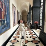 Sara Barradas Instagram – E terminamos hoje a nossa escapadinha neste paraíso que é São Miguel. 

Neste hotel deslumbrante, com poucos meses de vida mas cheio de histórias para contar! Este edifício era o antigo convento da Ordem dos Frades Menores de São Francisco, foi transformado no primeiro hospital de Ponta Delgada e agora foi recuperado para se tornar o Vila Galé Collection S. Miguel. Como era um convento conseguem imaginar a grandiosidade do edifício…! A piscina exterior, no claustro, é bastante convidativa. A equipa foi uma simpatia ⭐️

Agora vou criar um reel com mais imagens e vídeos que aqui tenho (algumas centenas 😜) neste pedaço de terra à deriva no Atlântico, a que chamamos Paraíso, mais conhecido por Açores! 🍃🐄🏞️

@vilagale #vilagale #pontadelgada #saomiguel #açores