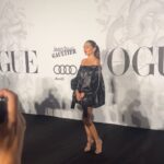 Sara Barradas Instagram - Vogue Iconic Party Styling @lafayette____________________ Dress @lafayette____________________ Shoes @giuseppezanotti Make-up & hair @catiabolota Headpiece @manzonivera Jewels @aldo_shoes @vogueportugal