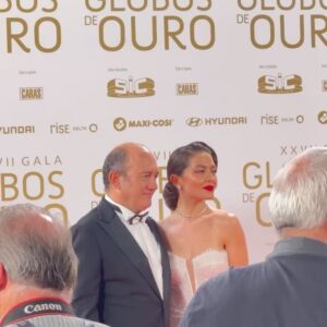 Sara Barradas Instagram - And last but not least… (prometo que é a última) Estas tinham de ficar aqui porque ele foi a principal razão disto tudo. Não foi a primeira, nem a segunda vez que o Zé foi nomeado para um Globo de Ouro, nem será a última. O seu talento dá-me essa certeza. Este ano esteve nomeado em duas categorias: melhor actor de teatro e melhor actor de ficção. Para mim, foram nomeações justas e merecidas, não fosse dos melhores actores da sua geração. E isso é razão suficiente para festejar. Foi o que fomos fazer no domingo: celebrar o talento. Dele e de todos os outros. E reencontrar colegas e amigos é sempre muito bom. Amor, és um actor de mão cheia, versátil como há poucos, capaz de fazer tudo. Tenho muito orgulho em ti por isso mas, acima de tudo, pelo ser humano que és. Amo-te ❤️