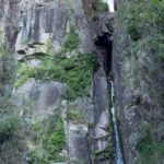 Sara Barradas Instagram - 1- Bem vindos ao Parque Nacional da Peneda-Gerês - Reserva Mundial da Biosfera. Nunca me canso de cá vir! 2- 🚨Alerta alterações climáticas 🚨 Cascata do Arado (linda na mesma) 3- Caminhando no paraíso 4- Alerta fofura inesperada ❤️🎨 5- Cascata de Pincães. Linda! Mas de difícil acesso… 6- Espigueiros do Soajo 7- Dona Lua 🐂 8- Lindo 🏞️ 9- Pelourinho do Eiró - Soajo 10- Dos melhores hambúrgueres da minha vida! Com carne de vaca da raça cachena, típica da região (Soajo). Seguimos na nossa Flamingo da @campersroyaloficial 🚐🦩 #gerês #cascatadoarado #cascatadepincães #soajo