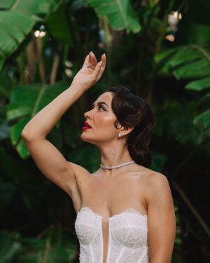 Sara Barradas Instagram - Sobre ontem e este look incrível ❤️

#globosdeouro2023 #globosdeouro