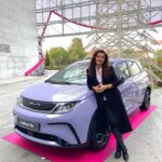 Sara Barradas Instagram – E não é que este natal os Centros Comerciais Alegro vão sortear um carro BYD Dolphin 100% eléctrico!? Leram bem: 100% eléctrico!

Zero emissões de gases com efeito de estufa e também de dióxido de carbono, o que se traduz em menor poluição ambiental, sobretudo nos centros urbanos! ♻️🌍

Até 24 de Dezembro, basta 30€ em compras que valem um código de participação, depois é só registar os talões online. 🚙🔌

E por aí? Quem sonhava com um carro BYD Dolphin 100% eléctrico mas achava não ter possibilidades? Digam-me nos comentários 👇🏼😉

#Pub #AquiAgoraAlegro #BYD #CaetanoTec