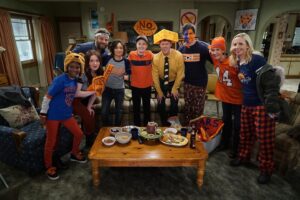 Sara Gilbert Instagram - #TheConners returns with an all-new episode tonight at 8/7c on ABC. @theconnersabc
