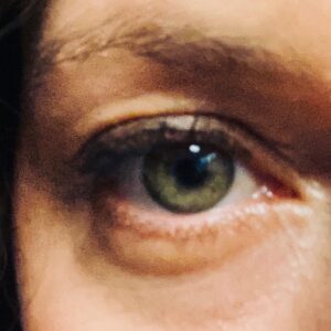 Sara Gilbert Instagram - i’m watching you.