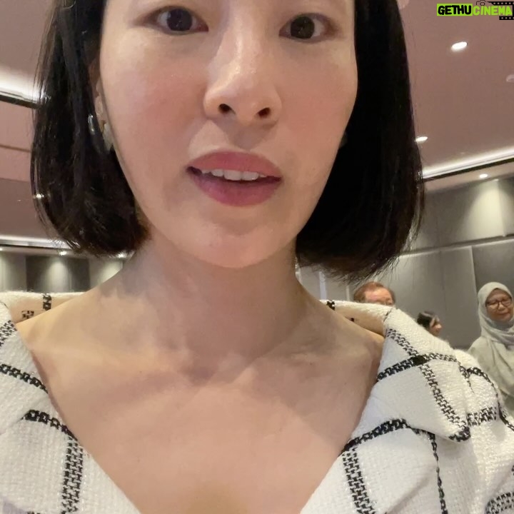 Sara Jane Ho Instagram - What a dream to do a book signing and talk on business etiquette (cheekily named “Mind Your Business”) in Kuala Lumpur! Blown away by how many here are fans of the show and one BIG thank you to THE amazing Lovy Beh @yenshan and my HBS friend @crazeeanimal for supporting my book and flawlessly organising everything from top to toe - so thoughtfully and professionally 🙌❤️