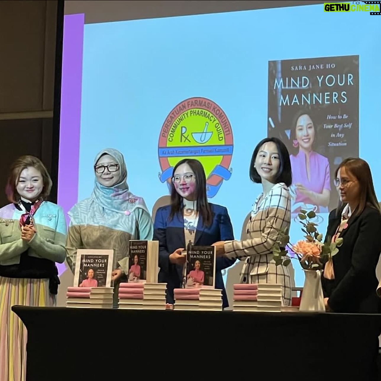 Sara Jane Ho Instagram - What a dream to do a book signing and talk on business etiquette (cheekily named “Mind Your Business”) in Kuala Lumpur! Blown away by how many here are fans of the show and one BIG thank you to THE amazing Lovy Beh @yenshan and my HBS friend @crazeeanimal for supporting my book and flawlessly organising everything from top to toe - so thoughtfully and professionally 🙌❤️