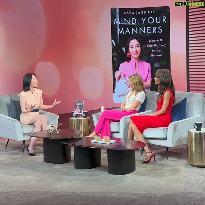 Sara Jane Ho Instagram - Thank you for having me @kithoover @zurihall @accesshollywood 💋