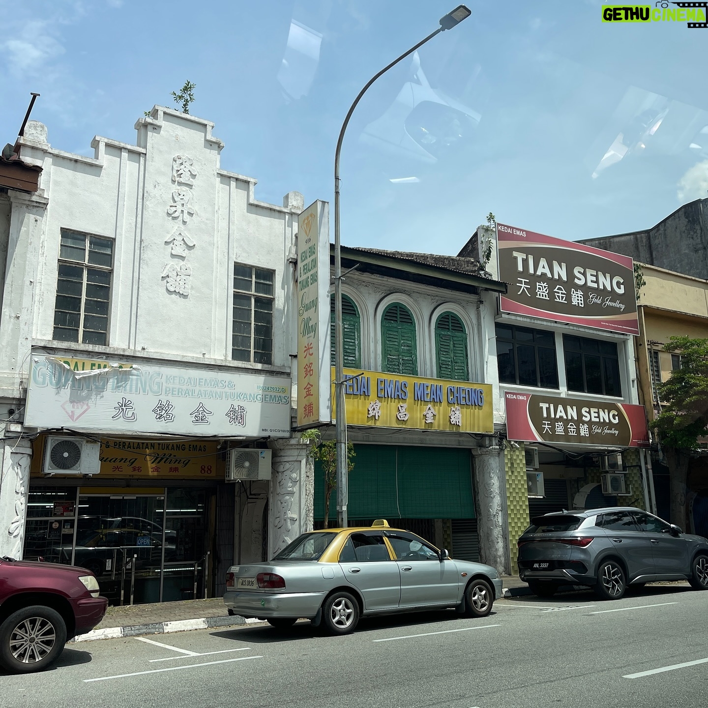 Sara Jane Ho Instagram - Malaysia highlights - riding polo ponies, Ipoh street food, and nightlife that reminds me of clubbing in Beijing 20 years ago 😍