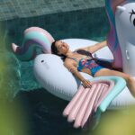Sara Malakul Lane Instagram – 🦄 🌴