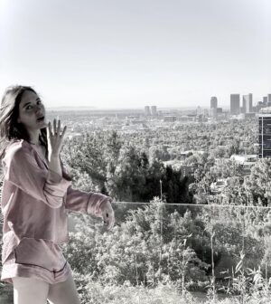 Sara Malakul Lane Instagram - Missing this view ☀️🌴
#toothbrushporn 🦷
