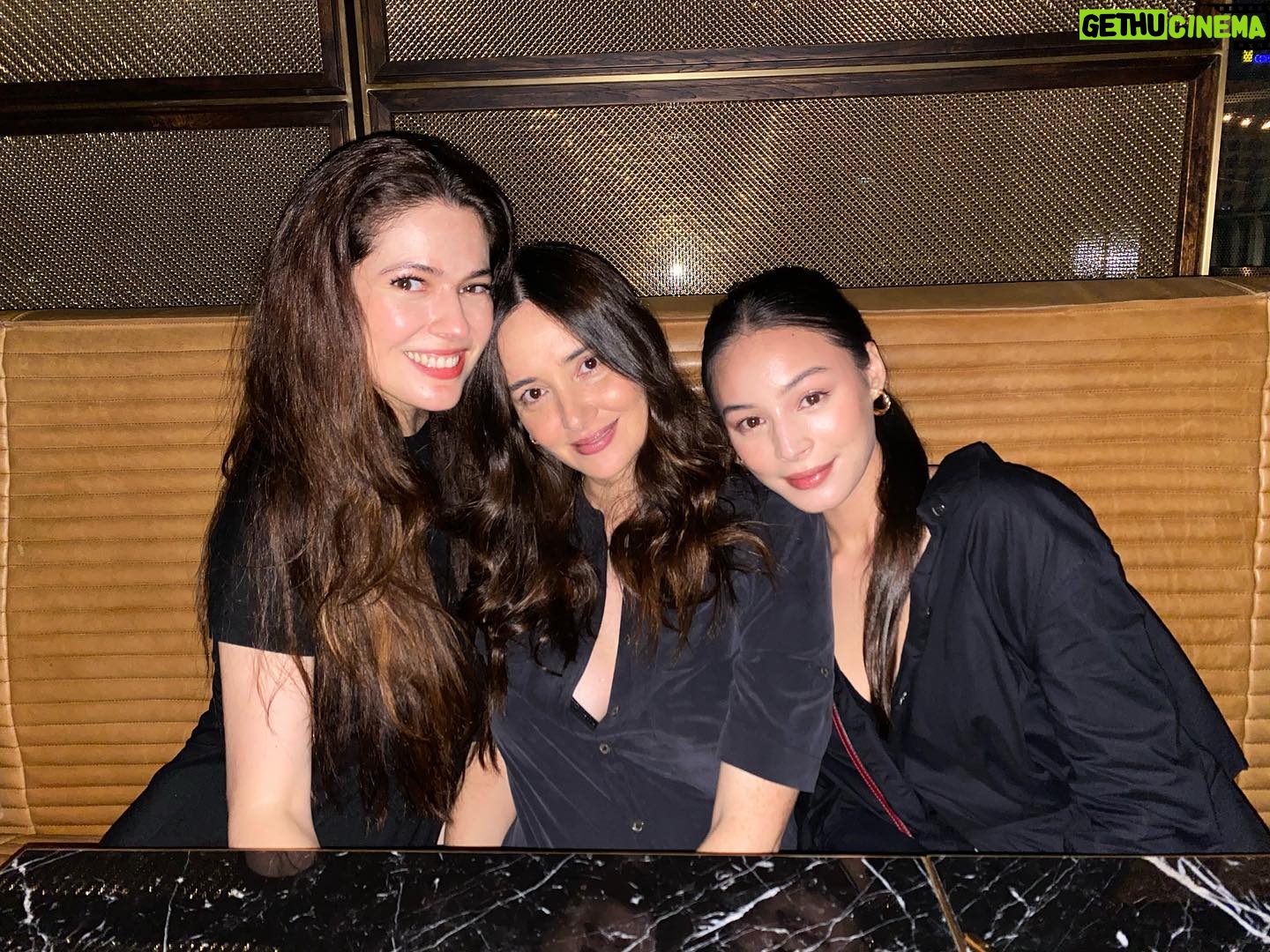 Sara Malakul Lane Instagram - Celebrating @keyboardcowgirl (not pictured 😵) 🎂🎉 #mommysfirstnightout #10weekspostpartum