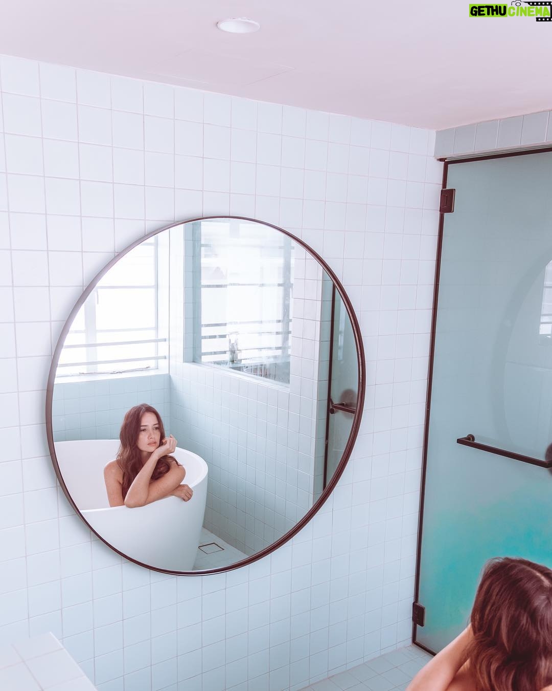 Sara Malakul Lane Instagram - Mirror, mirror 😘 Awesome photo by @zippyzipeng