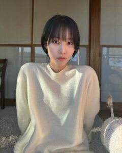 Sara Minami Instagram - 今年も愛すべきしっぽと共に健やかに過ごす。 一日も早く皆さまに穏やかな日常が戻りますように。