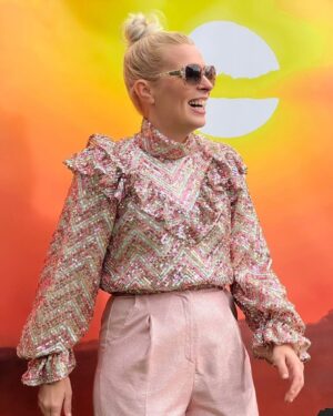 Sara Pascoe Instagram - Sewing Bee hits West Africa this week and we have brilliant challenges, more drama and an amazing guest judge in @bankekuku (check out her page - her clothing is so beautiful) 9pm on @bbcone ☀️