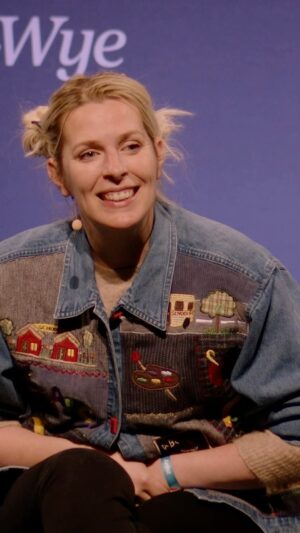 Sara Pascoe Instagram - Writer and comedian @sara.pascoe tells a young festivalgoer about the lesson she’d give her 14 year old self. 

#HayFestival2024 #HayFestival #SaraPascoe