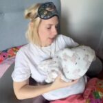 Sara Pascoe Instagram – The algorithm only likes it when I announce babies and pregnancies and hides my self promotion so I’m hoping this will trick it… Weirdo is out today! 📚