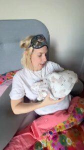 Sara Pascoe Instagram - The algorithm only likes it when I announce babies and pregnancies and hides my self promotion so I’m hoping this will trick it… Weirdo is out today! 📚