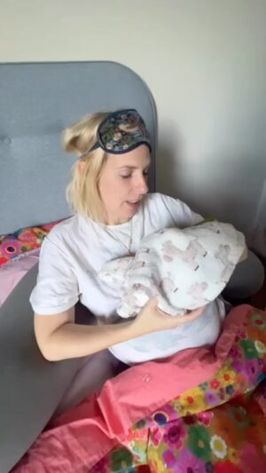 Sara Pascoe Instagram - The algorithm only likes it when I announce babies and pregnancies and hides my self promotion so I’m hoping this will trick it… Weirdo is out today! 📚