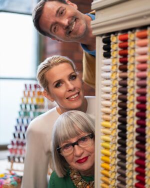 Sara Pascoe Instagram - The new series of Sewing Bee starts tonight at 9 on @bbcone I CANNOT WAIT for you to meet the sewers- you are going to LOVE them 🥰

(Mua is the wonderful @nicolefairfield and @deborahcantor is the brilliant stylist and wardrobe)