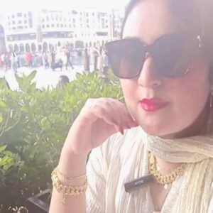 Sara Raza Khan Instagram - Sara Raza Khan Live Burj Khalifa view