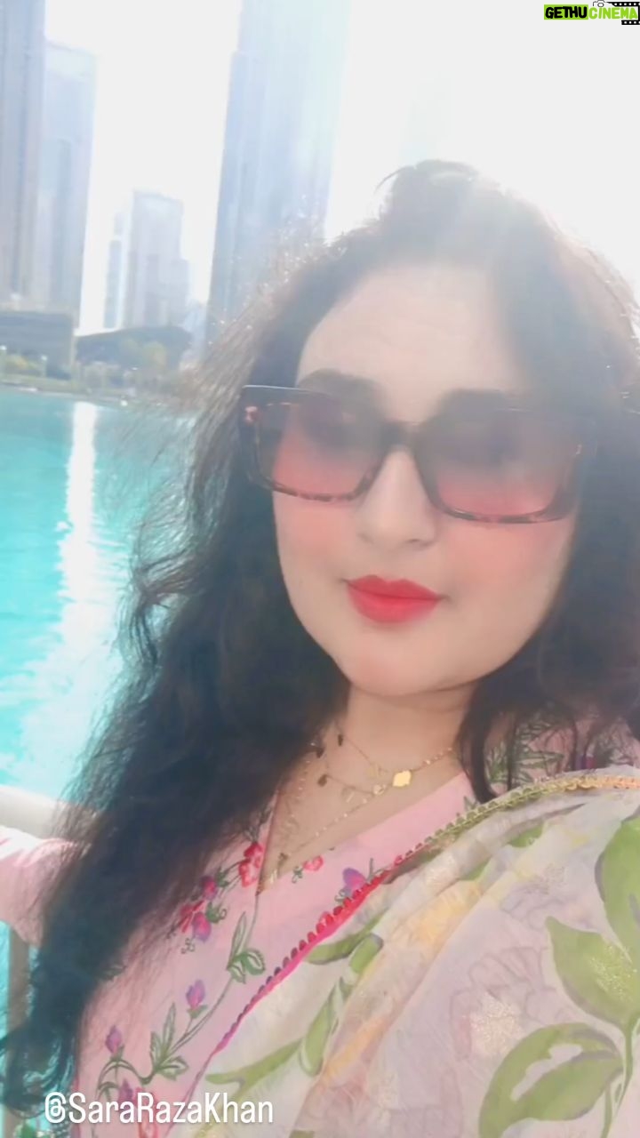 Sara Raza Khan Instagram - Dubai ❤😍🥰 #sararazakhan #dubai #loveforlife #musician #saraRazaKhan #familytime #instagood #viral #shopping #dubai #loveforlife #trending #reels #viral #cometodubai