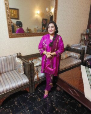 Sara Raza Khan Instagram - Eid Mubarak 💜

Enjoy the Mini Vlog 2 only on our YouTube▶️ Channel 
Link in bio 🔗

https://youtu.be/FVKq6tF5jzc?si=5FWzxhO9fusLBneP