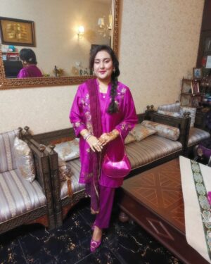 Sara Raza Khan Instagram - Eid Mubarak 💜

Enjoy the Mini Vlog 2 only on our YouTube▶️ Channel 
Link in bio 🔗

https://youtu.be/FVKq6tF5jzc?si=5FWzxhO9fusLBneP