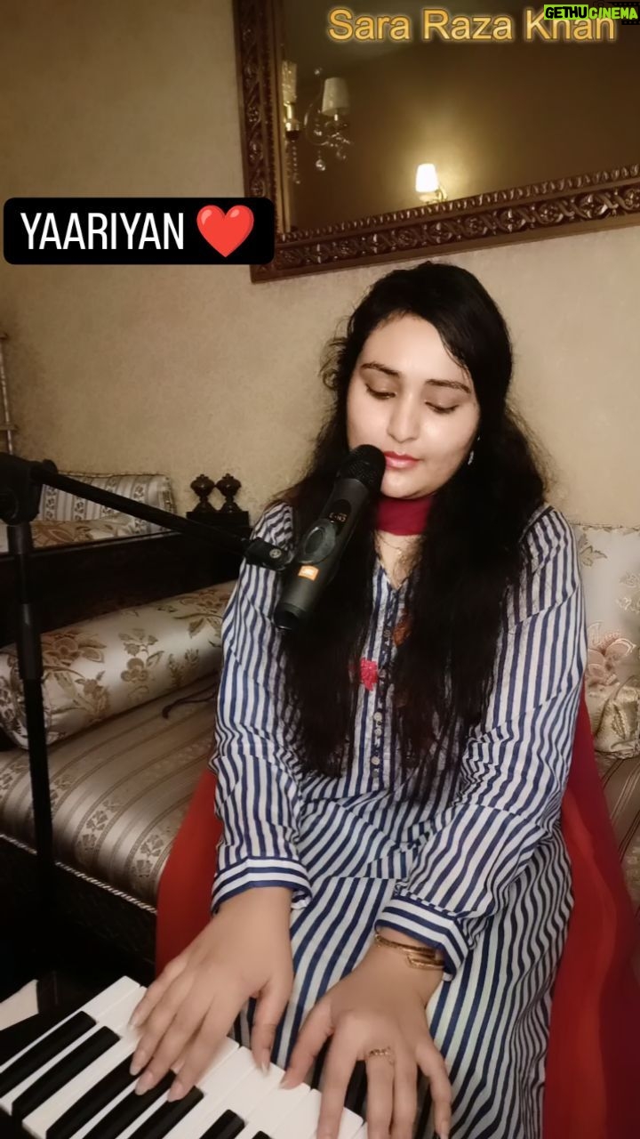 Sara Raza Khan Instagram - straight from SRK Studio's 🎙️ sachiyan pareetan jado la layie sajna nu nai aajmayida.. ❤ sohne bhave mil jaan lakh ni kade ni yaar vatayida...! { no matter how many beautiful faces we meet Our love for the One ❤remains Constant} #sararazakhan #sararazakhan #reels #Covers #punjabi #amrindergill #sararazakhan #music #endlesslove #studio #trending #bollywood