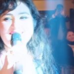 Sara Raza Khan Instagram – Another Beautiful Family and Another Lovely Musical Get together 💕 Grand Mughalai Theme, amazing response over all genres by Audience and every detail was just perfect💯  it was a treat to share our Music with you all 💕

#sararazakhanlive #sararazakhan #bliss #music #bollywood #lollywood #pakistanicelebrities #sara