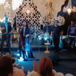 Sara Raza Khan Instagram – Another Beautiful Family and Another Lovely Musical Get together 💕 Grand Mughalai Theme, amazing response over all genres by Audience and every detail was just perfect💯  it was a treat to share our Music with you all 💕

#sararazakhanlive #sararazakhan #bliss #music #bollywood #lollywood #pakistanicelebrities #sara