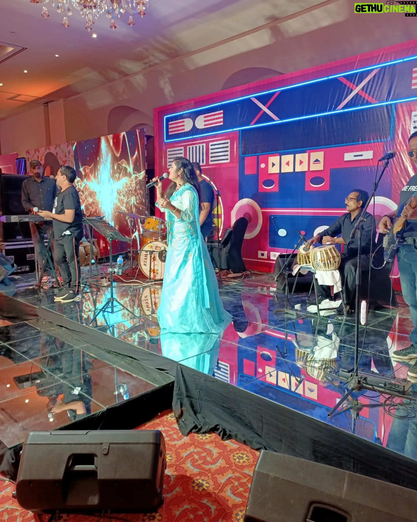 Sara Raza Khan Instagram - Loved being ONSTAGE ▶️💜🔥💕☺ Grand Bollywood Themed Engagement Ceremony Islamabad #sararazakhanlive #sararazakhan