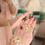 Sara Raza Khan Instagram - Thank you for the wonderful response over new cover track 💜 now u too can make ur reels using this audio ✌ & stay tuned for more ✌😍🥰☺ #sararazakhan