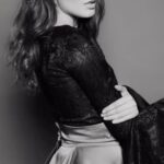 Sara Sandeva Instagram - Sary telefon dnes udělal sám od sebe toto video, z 5 let starého focení s @petrkozlik_photo a dokonalým mua od @sonya_miro 😍 miluju❤️ a děkuju